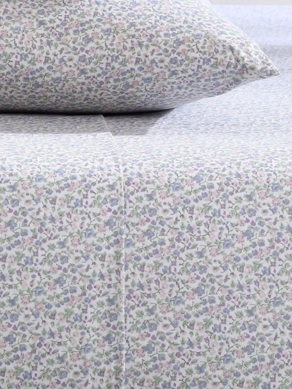 Laura Ashley TWIN Emogene ~ 3 Pc Sheet Set ~ 100% Cotton Percale ~ Purple Floral
